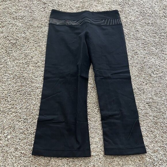 Lululemon Groove Crop Pants Reversible Black Banded Design Size 6 Yoga - Picture 1 of 7